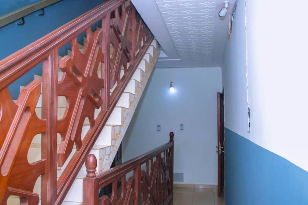 Appartement Meuble 2 Chambres Montee Jouvence Yaounde Exterior photo