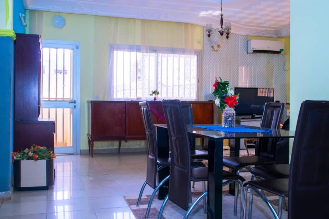 Appartement Meuble 2 Chambres Montee Jouvence Yaounde Exterior photo