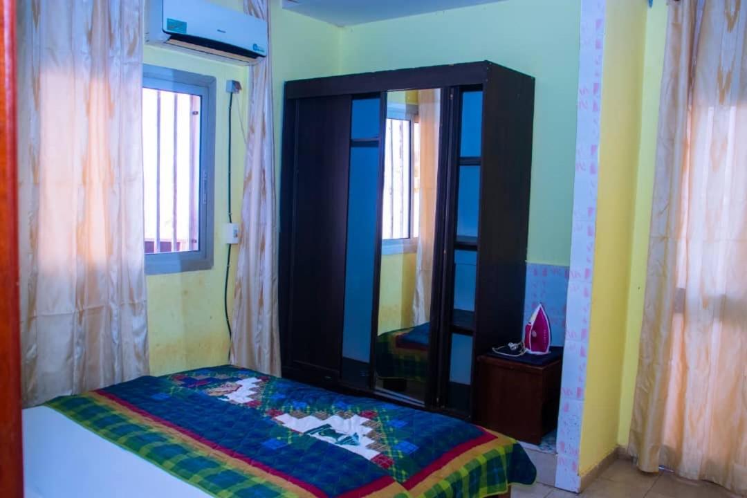 Appartement Meuble 2 Chambres Montee Jouvence Yaounde Exterior photo